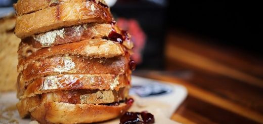 A bread with jam and butter is one of the simplest and cheapest breakfasts around. Unless you go completely stupid by offering a $ 350 sandwich.